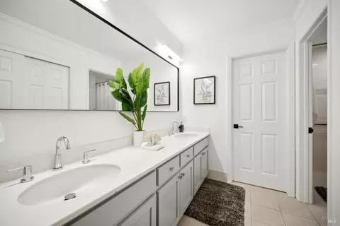 Bath - 58 Eucalyptus Knoll St, Mill Valley, CA 94941 photo 2 of 7