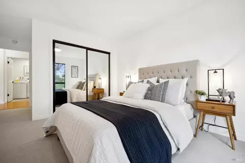 Bedroom - 58 Eucalyptus Knoll St, Mill Valley, CA 94941 photo 5 of 6