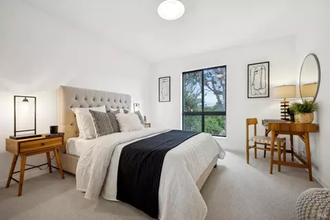 Bedroom - 58 Eucalyptus Knoll St, Mill Valley, CA 94941 photo 4 of 6