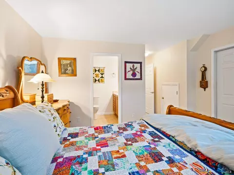 Bedroom - 189 Vine Dr, Cloverdale, CA 95425 photo 5 of 6