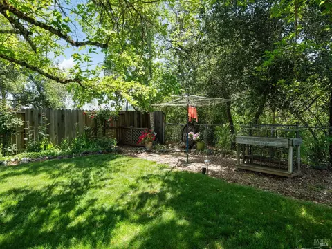 Exterior - 189 Vine Dr, Cloverdale, CA 95425 photo 21 of 28