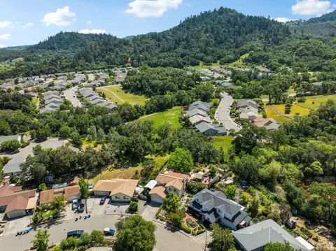 View/Area - 189 Vine Dr, Cloverdale, CA 95425 photo 3 of 9