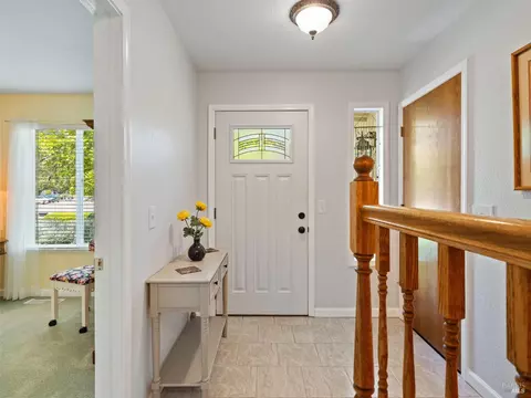 Entry Way - 189 Vine Dr, Cloverdale, CA 95425 photo 3 of 6