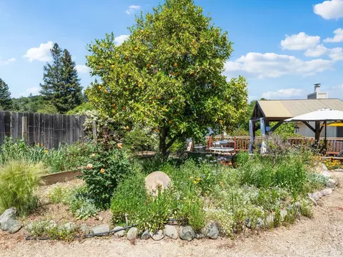 Exterior - 189 Vine Dr, Cloverdale, CA 95425 photo 26 of 28