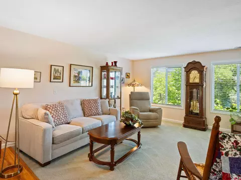 Living - 189 Vine Dr, Cloverdale, CA 95425 photo 1 of 4