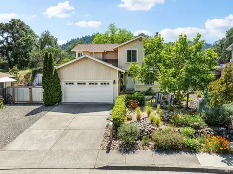 Exterior - 189 Vine Dr, Cloverdale, CA 95425 photo 2 of 28