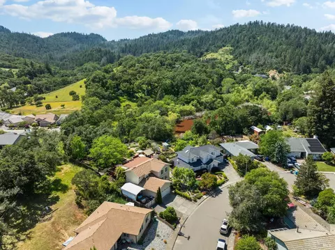 View/Area - 189 Vine Dr, Cloverdale, CA 95425 photo 6 of 9
