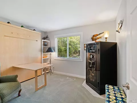Bedroom - 189 Vine Dr, Cloverdale, CA 95425 photo 2 of 6