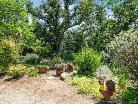 Exterior - 189 Vine Dr, Cloverdale, CA 95425 photo 24 of 28