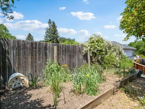 Exterior - 189 Vine Dr, Cloverdale, CA 95425 photo 25 of 28