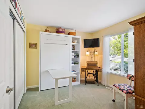 Bedroom - 189 Vine Dr, Cloverdale, CA 95425 photo 1 of 6