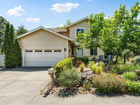 189 Vine Dr, Cloverdale, CA 95425