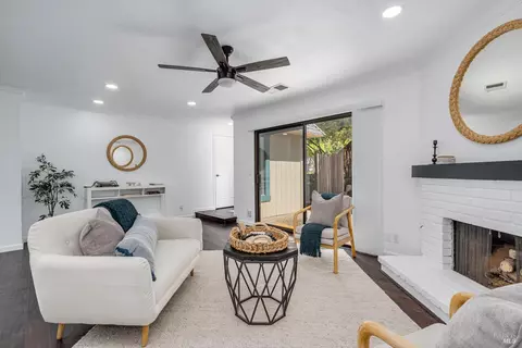 1734 London Dr, Benicia, CA 94510