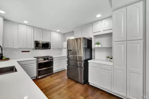 Kitchen - 3002 Poplar Ct, Fairfield, CA 94533 photo 8 of 9