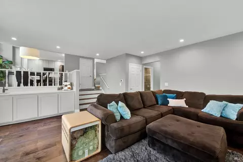 Living - 3002 Poplar Ct, Fairfield, CA 94533 photo 4 of 5