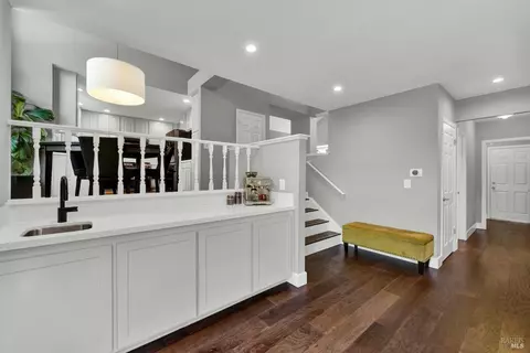 Entry Way - 3002 Poplar Ct, Fairfield, CA 94533 photo 5 of 11