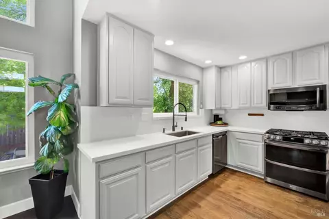 Kitchen - 3002 Poplar Ct, Fairfield, CA 94533 photo 9 of 9