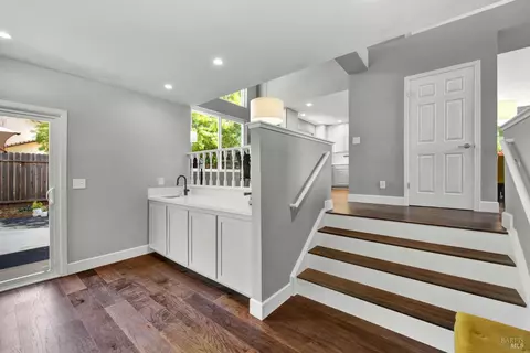 Entry Way - 3002 Poplar Ct, Fairfield, CA 94533 photo 4 of 11