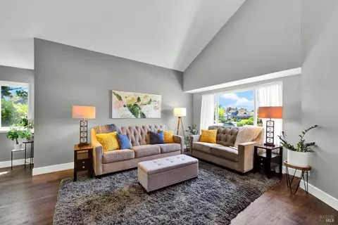 Living - 3002 Poplar Ct, Fairfield, CA 94533 photo 2 of 5