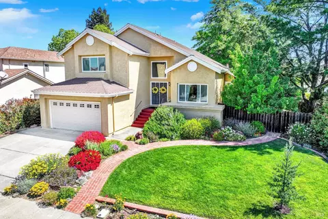 Exterior - 3002 Poplar Ct, Fairfield, CA 94533 photo 2 of 28