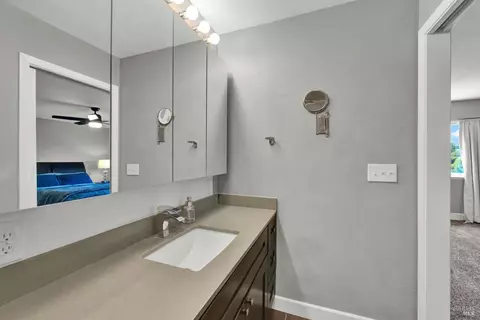 Bath - 3002 Poplar Ct, Fairfield, CA 94533 photo 7 of 7