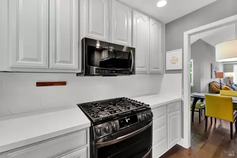 Kitchen - 3002 Poplar Ct, Fairfield, CA 94533 photo 4 of 9