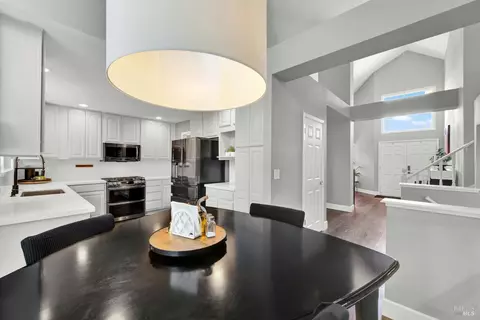 Dining - 3002 Poplar Ct, Fairfield, CA 94533 photo 8 of 9