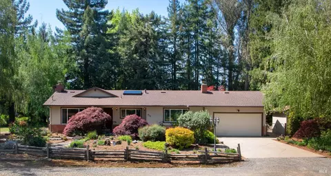 972 Daniel St, Sebastopol, CA 95472