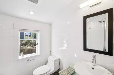 Bath - 475 Molino Ave, Mill Valley, CA 94941 photo 7 of 7