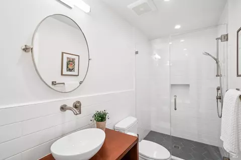 Bath - 475 Molino Ave, Mill Valley, CA 94941 photo 5 of 7