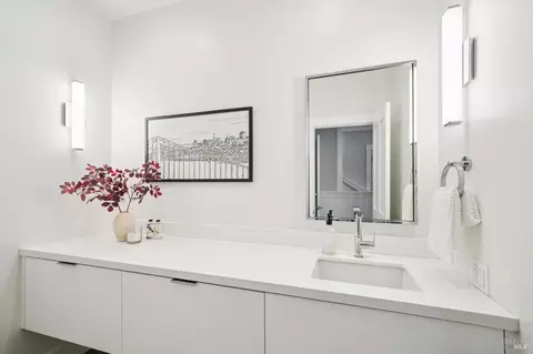 Bath - 475 Molino Ave, Mill Valley, CA 94941 photo 1 of 7
