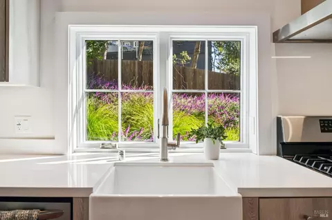 Kitchen - 475 Molino Ave, Mill Valley, CA 94941 photo 5 of 6