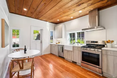 Kitchen - 475 Molino Ave, Mill Valley, CA 94941 photo 6 of 6