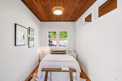 Bedroom - 475 Molino Ave, Mill Valley, CA 94941 photo 7 of 8