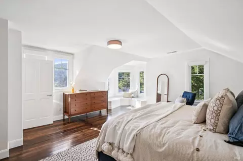 Bedroom - 475 Molino Ave, Mill Valley, CA 94941 photo 2 of 8