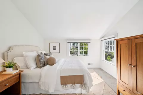 Bedroom - 475 Molino Ave, Mill Valley, CA 94941 photo 8 of 8