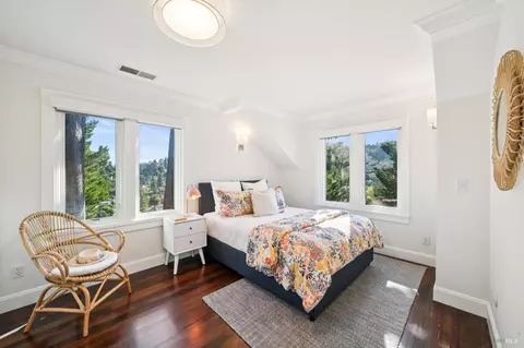 Bedroom - 475 Molino Ave, Mill Valley, CA 94941 photo 4 of 8