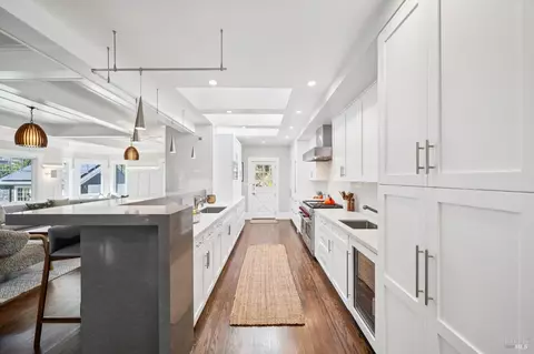 Entry Way - 475 Molino Ave, Mill Valley, CA 94941 photo 3 of 6