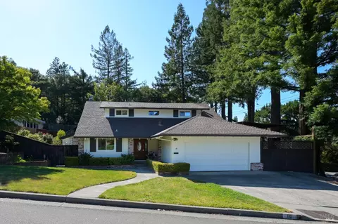 10 Pebble Beach Dr, Novato, CA 94949