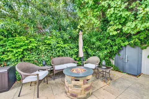Exterior - 954 Coventry Ln, Fairfield, CA 94533 photo 11 of 18