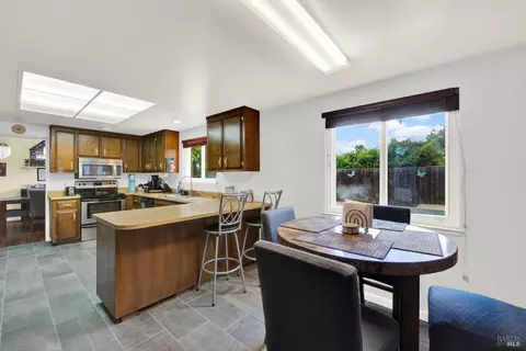 Dining - 954 Coventry Ln, Fairfield, CA 94533 photo 4 of 4