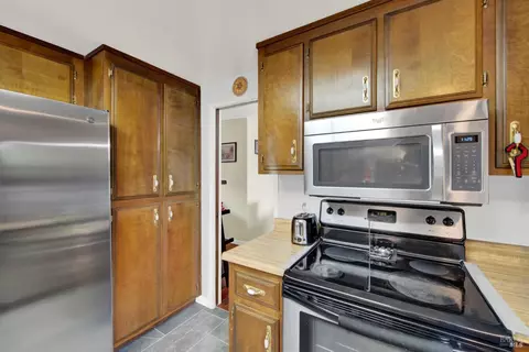 Kitchen - 954 Coventry Ln, Fairfield, CA 94533 photo 4 of 5