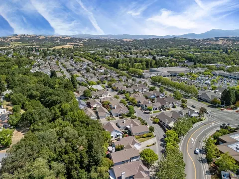 704 Mills Brothers Ct, Windsor, CA 95492 photo 39