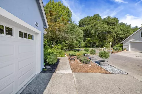 704 Mills Brothers Ct, Windsor, CA 95492 photo 4