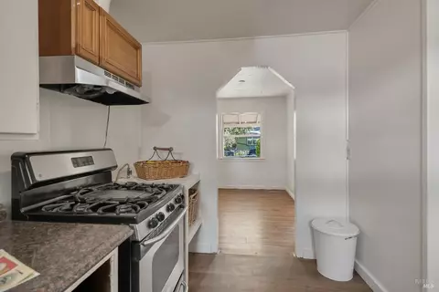 Entry Way - 18259 5th Ave, Sonoma, CA 95476 photo 2 of 3