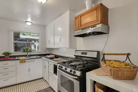 Kitchen - 18259 5th Ave, Sonoma, CA 95476 photo 1 of 2