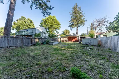Exterior - 30 W Oak St, Willits, CA 95490 photo 6 of 9