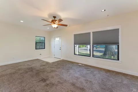 Living - 30 W Oak St, Willits, CA 95490 photo 3 of 4