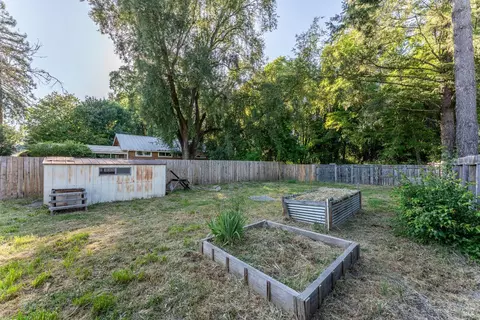 Exterior - 30 W Oak St, Willits, CA 95490 photo 5 of 9
