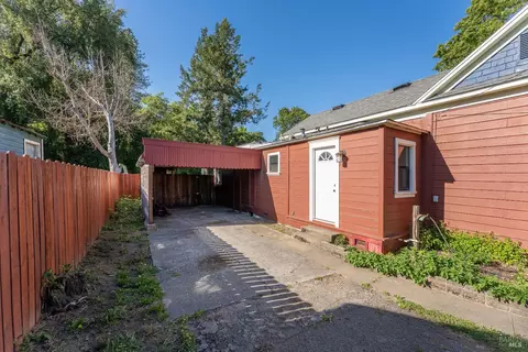 Exterior - 30 W Oak St, Willits, CA 95490 photo 4 of 9